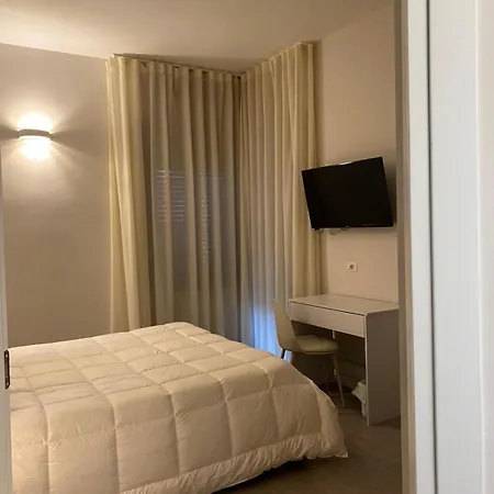 Midtown Alojamento de Acomodação e Pequeno-almoço Salerno