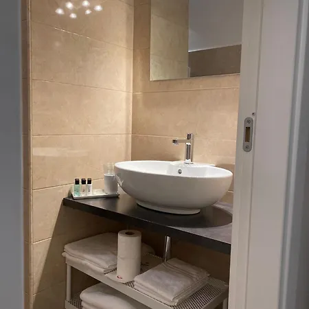 Alojamento de Acomodação e Pequeno-almoço Midtown 4*