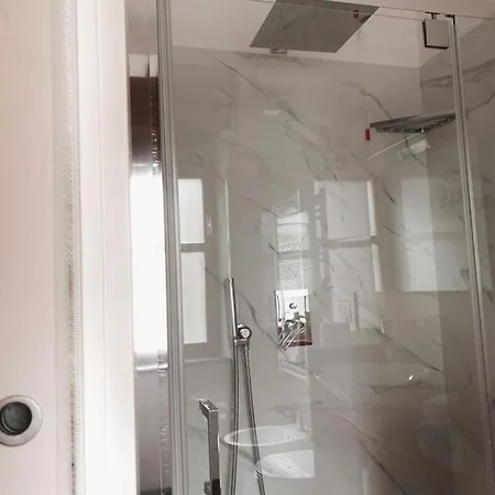 Alojamento de Acomodação e Pequeno-almoço Midtown 4*