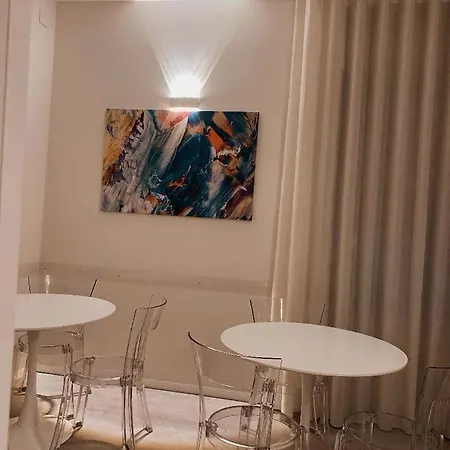 Midtown Alojamento de Acomodação e Pequeno-almoço 4*