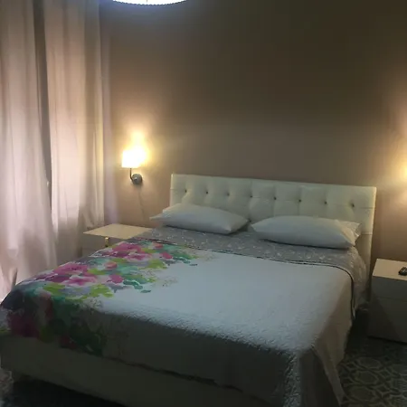 Alojamento de Acomodação e Pequeno-almoço Midtown Salerno