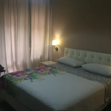 Midtown Alojamento de Acomodação e Pequeno-almoço Salerno